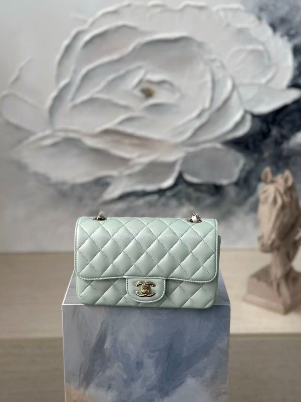 Classic CHANEL bag: A Stylish and Versatile Choice for Elegance